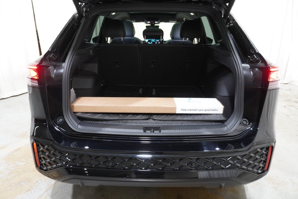 2025 Volkswagen Tiguan 2.0T SEL R-Line