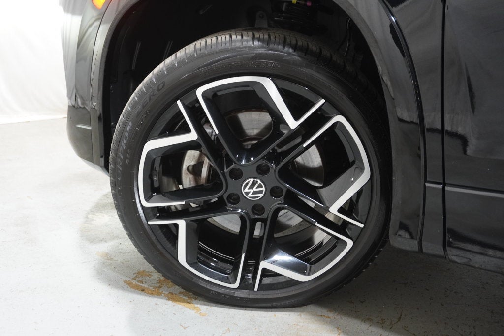 2025 Volkswagen Tiguan 2.0T SEL R-Line