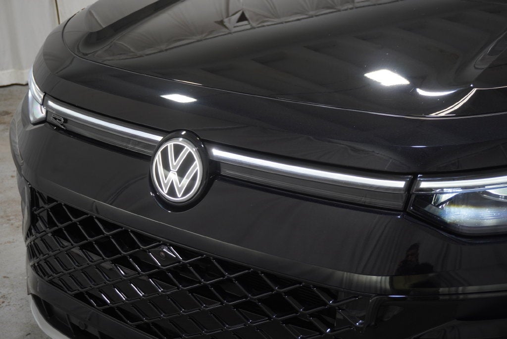 2025 Volkswagen Tiguan 2.0T SEL R-Line