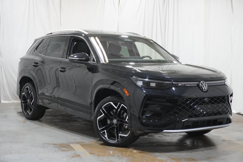 2025 Volkswagen Tiguan 2.0T SEL R-Line