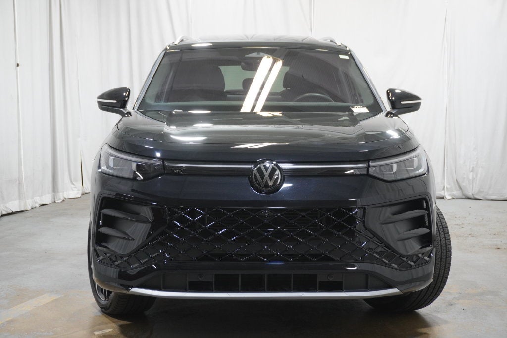 2025 Volkswagen Tiguan 2.0T SEL R-Line