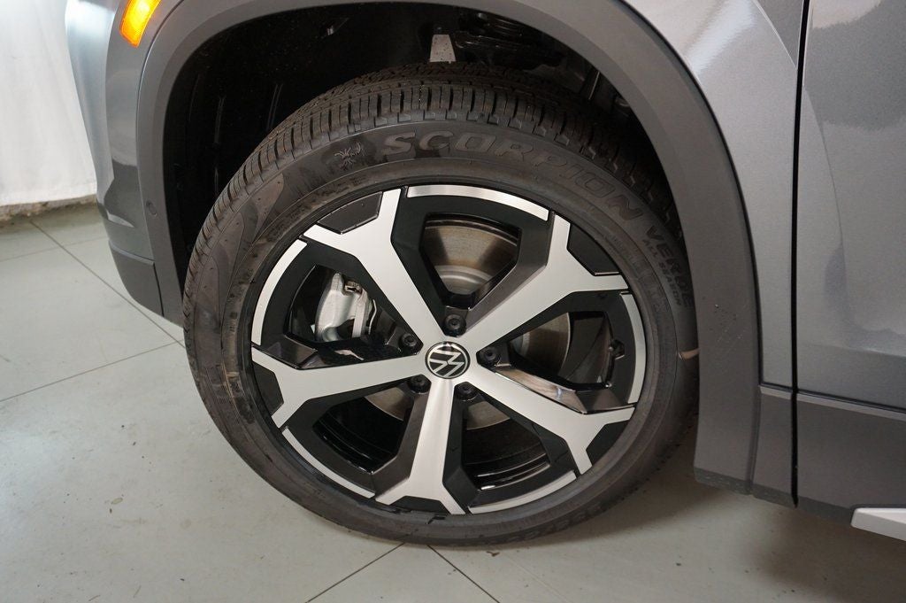 2025 Volkswagen Tiguan 2.0T SE