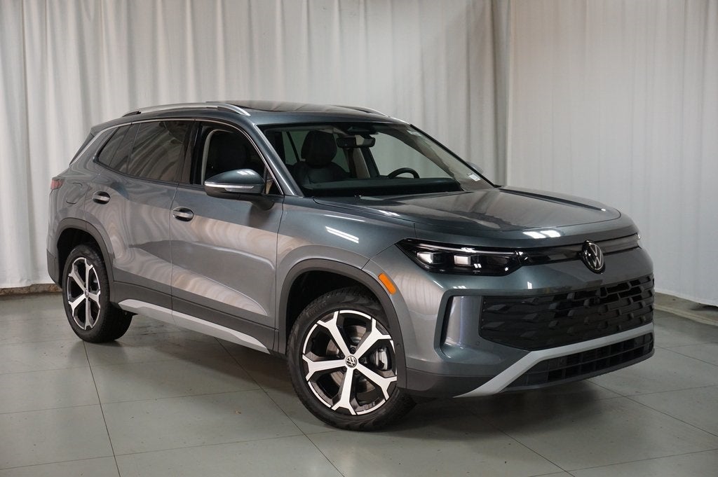 2025 Volkswagen Tiguan 2.0T SE