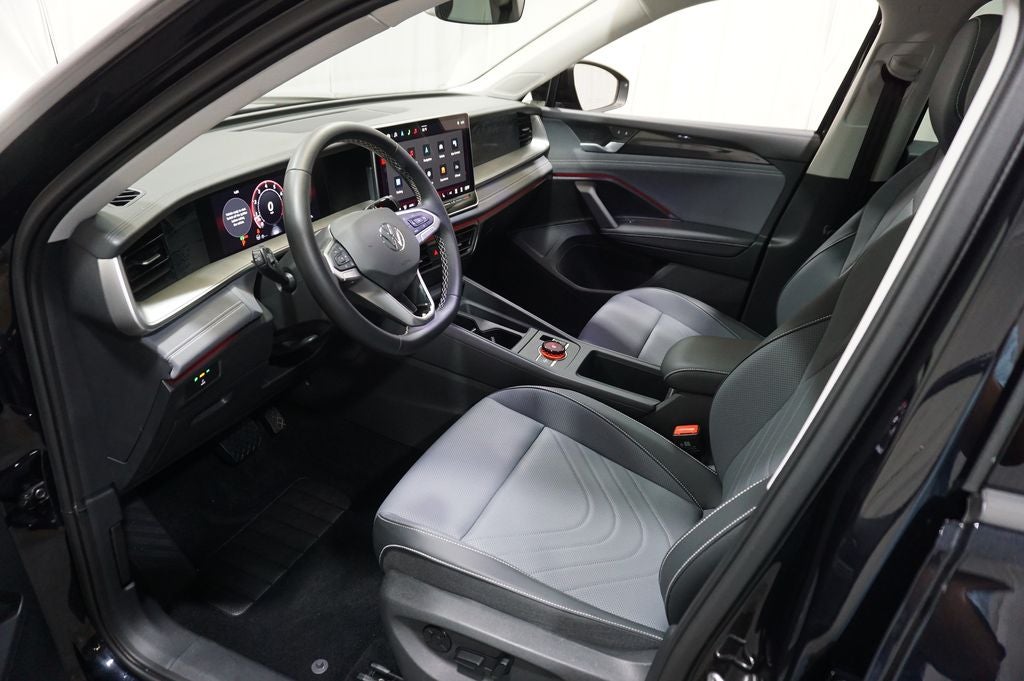 2025 Volkswagen Tiguan 2.0T SE