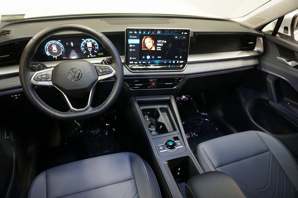 2025 Volkswagen Tiguan 2.0T SE