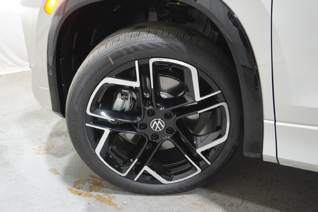 2026 Volkswagen Tiguan SEL R-Line Turbo
