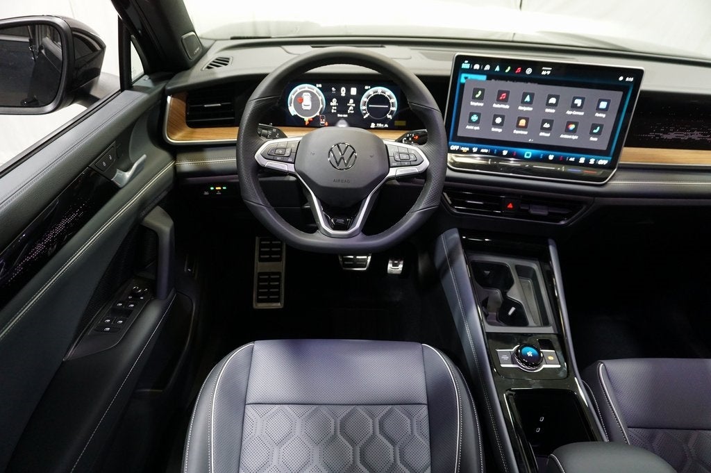 2026 Volkswagen Tiguan 2.0T SEL R-Line Turbo