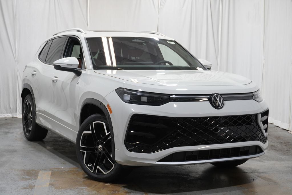2026 Volkswagen Tiguan 2.0T SEL R-Line Turbo