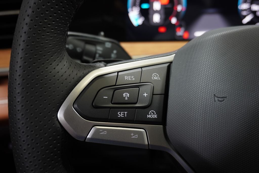 2026 Volkswagen Tiguan 2.0T SEL R-Line Turbo