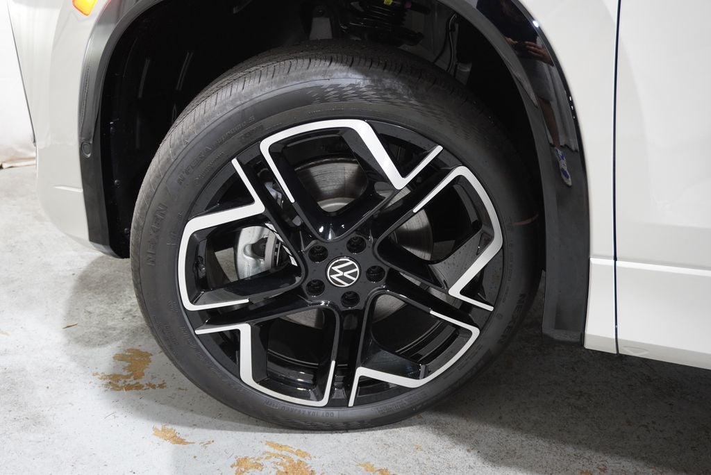 2026 Volkswagen Tiguan 2.0T SEL R-Line Turbo