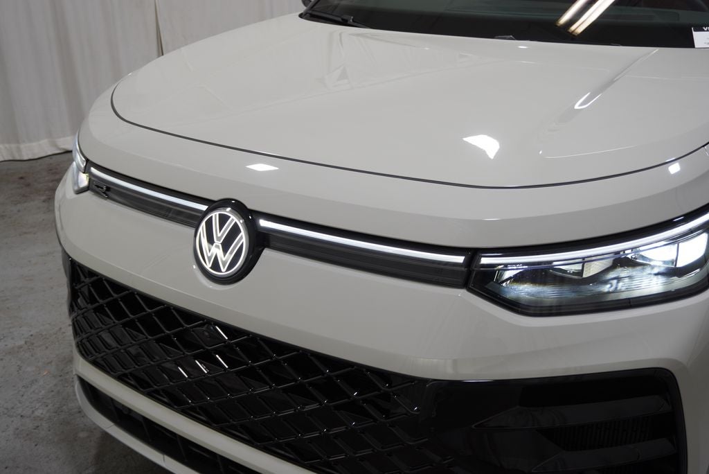 2026 Volkswagen Tiguan 2.0T SEL R-Line Turbo