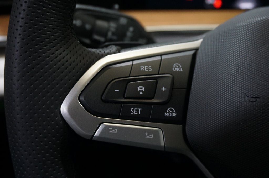 2026 Volkswagen Tiguan 2.0T SEL R-Line Turbo