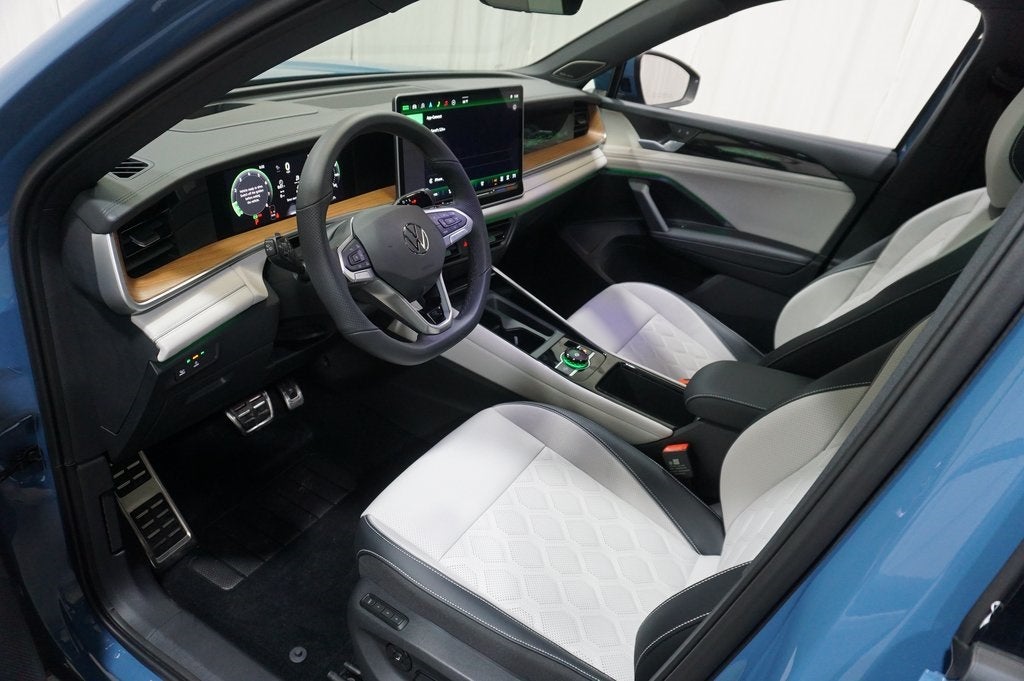 2026 Volkswagen Tiguan 2.0T SEL R-Line Turbo