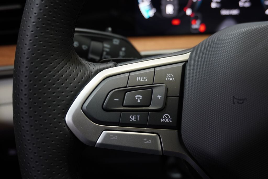 2026 Volkswagen Tiguan 2.0T SEL R-Line Turbo