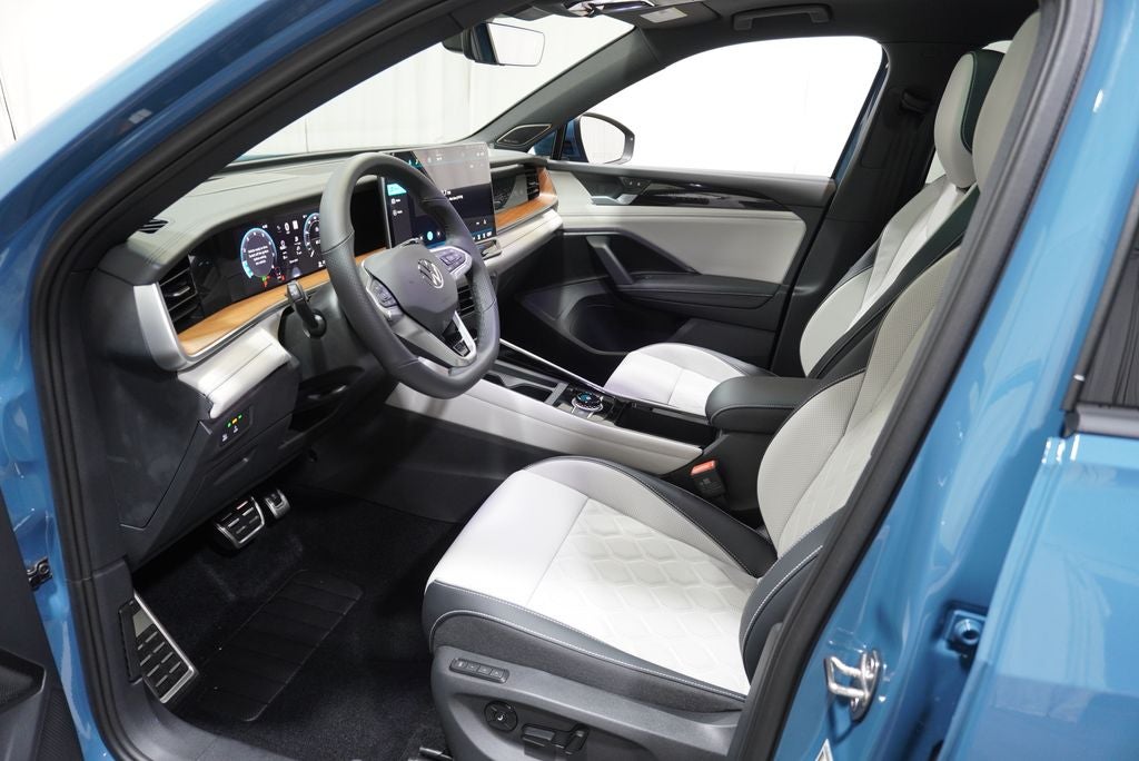 2026 Volkswagen Tiguan 2.0T SEL R-Line Turbo