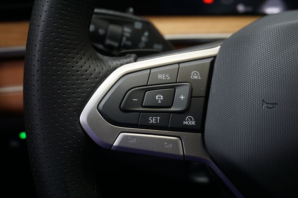 2026 Volkswagen Tiguan 2.0T SEL R-Line Turbo