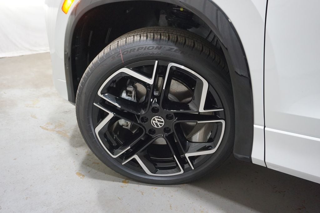 2026 Volkswagen Tiguan 2.0T SEL R-Line Turbo