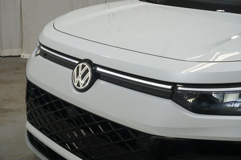 2026 Volkswagen Tiguan 2.0T SEL R-Line Turbo