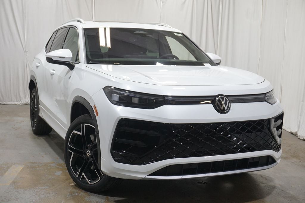 2026 Volkswagen Tiguan 2.0T SEL R-Line Turbo