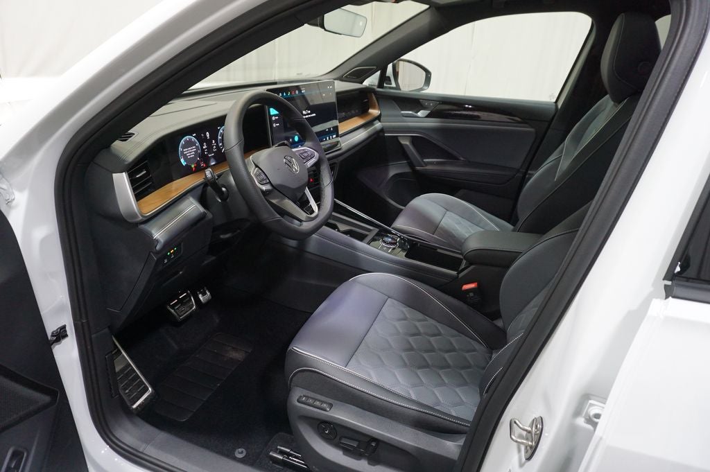 2026 Volkswagen Tiguan 2.0T SEL R-Line Turbo