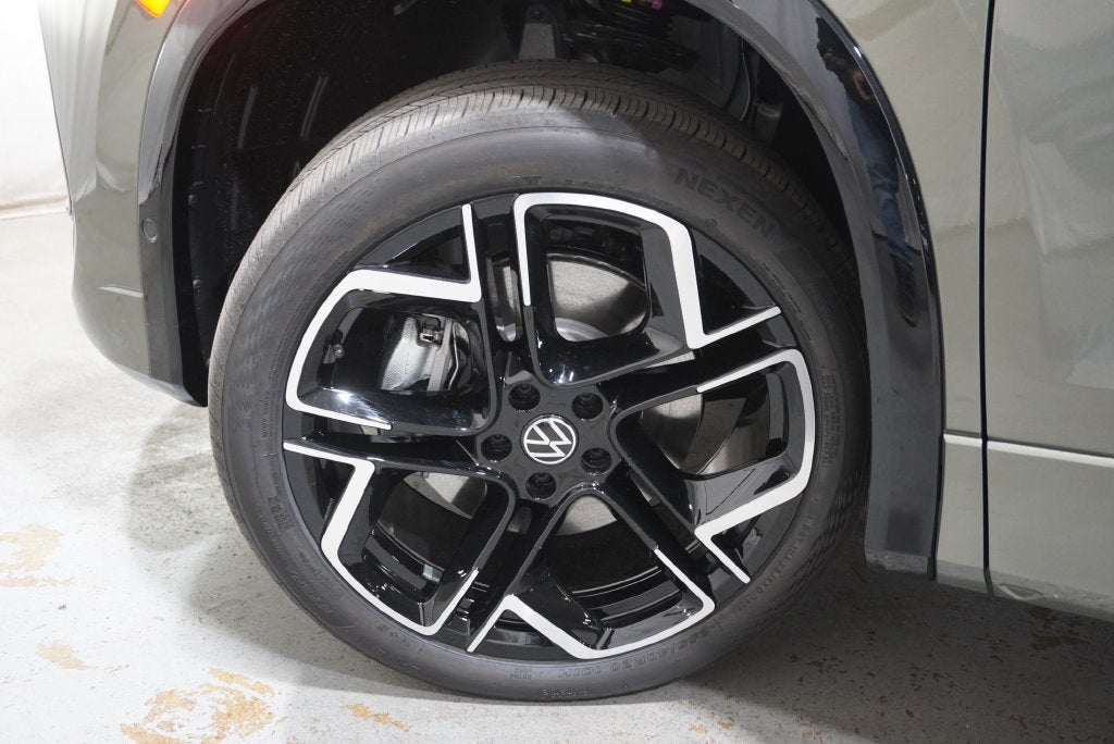 2026 Volkswagen Tiguan SEL R-Line Turbo