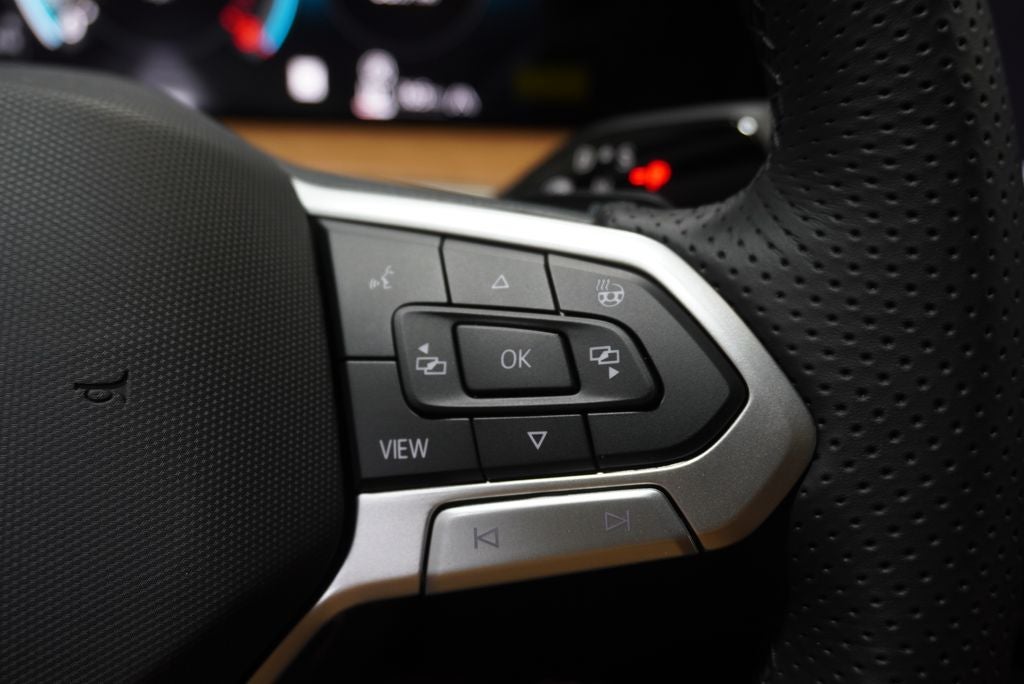 2026 Volkswagen Tiguan 2.0T SEL R-Line