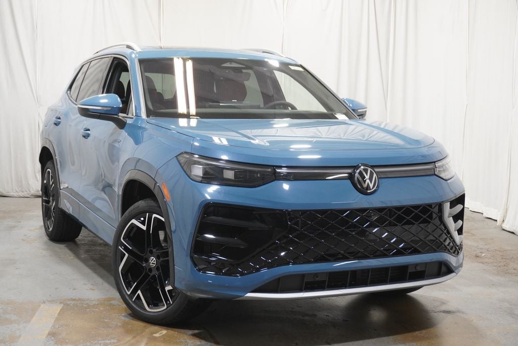 2026 Volkswagen Tiguan 2.0T SEL R-Line