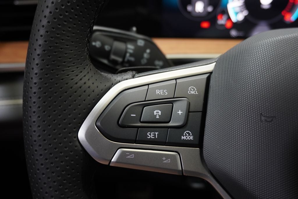 2026 Volkswagen Tiguan 2.0T SEL R-Line Turbo