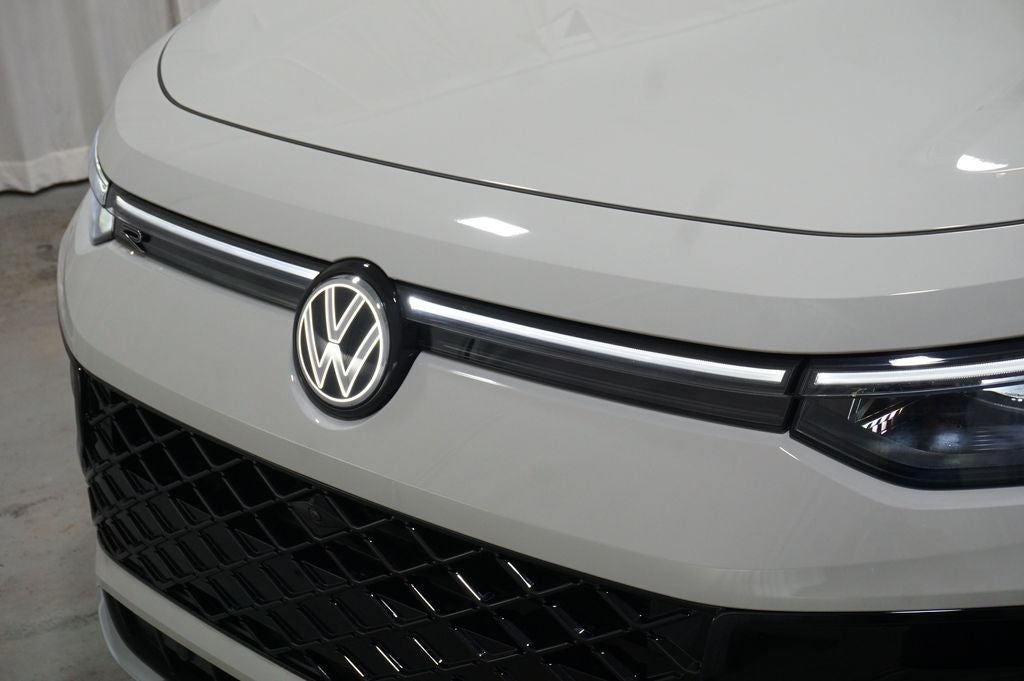 2026 Volkswagen Tiguan 2.0T SEL R-Line Turbo