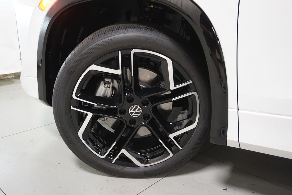 2026 Volkswagen Tiguan 2.0T SEL R-Line