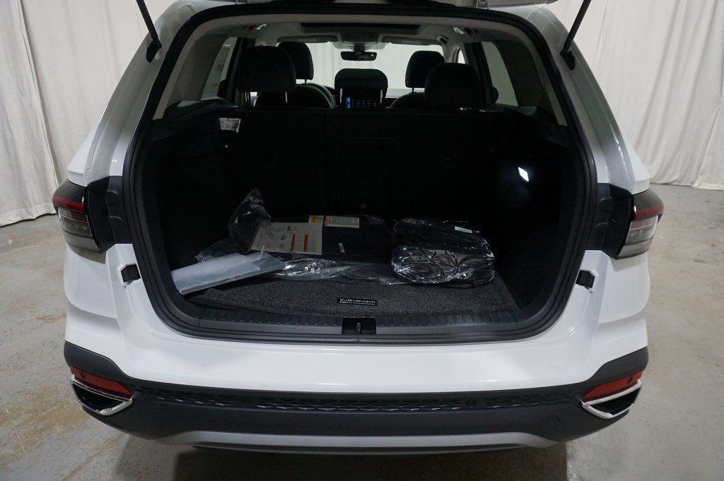 2025 Volkswagen Taos 1.5T SE