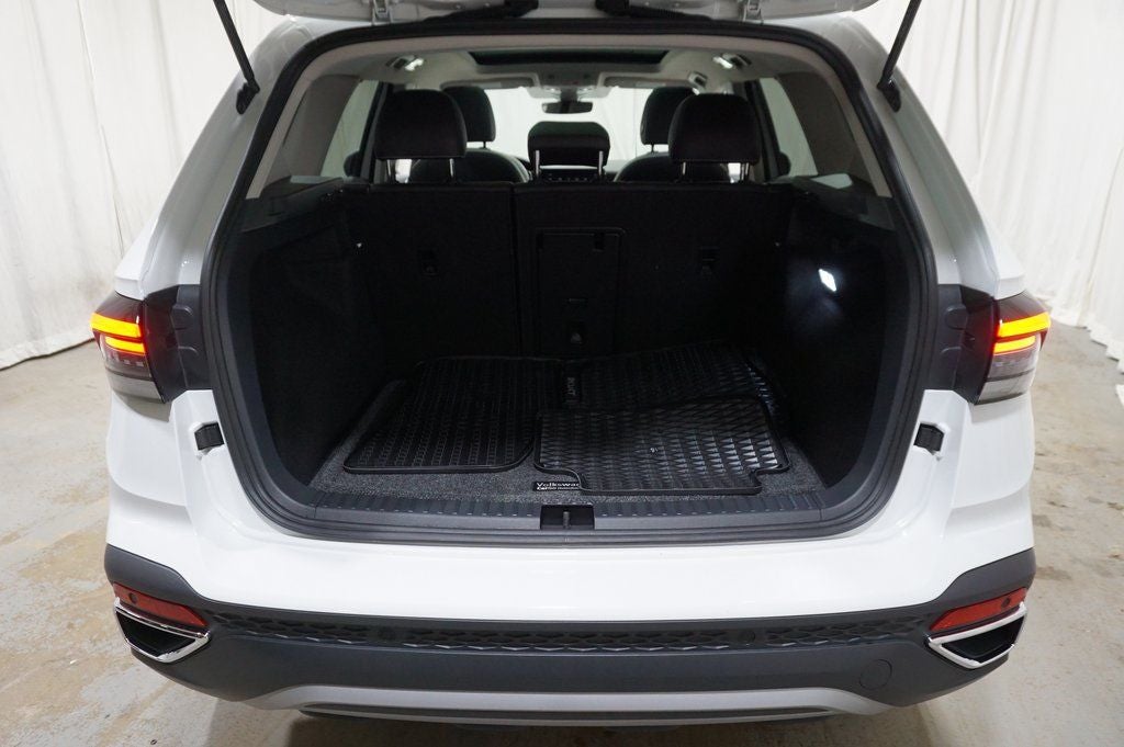 2025 Volkswagen Taos 1.5T SE