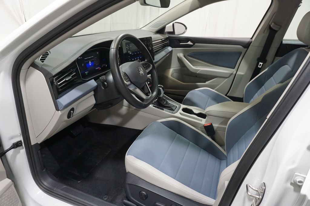 2025 Volkswagen Jetta 1.5T SE