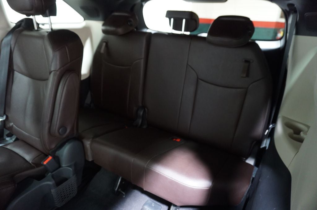 2023 Toyota Sienna Platinum 7 Passenger
