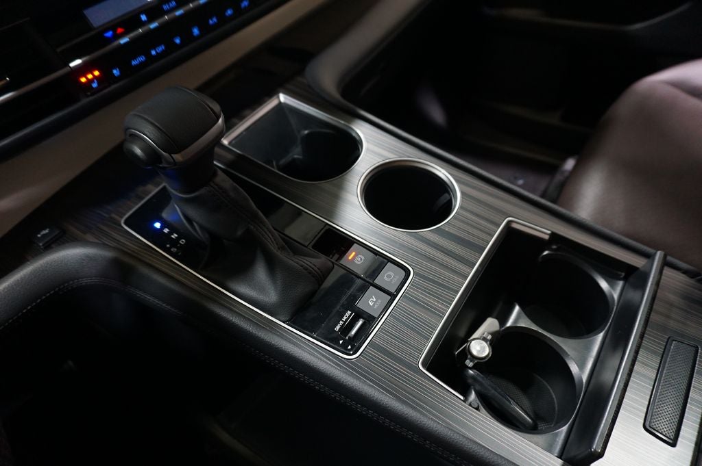 2023 Toyota Sienna Platinum 7 Passenger