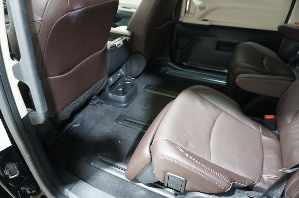 2023 Toyota Sienna Platinum 7 Passenger