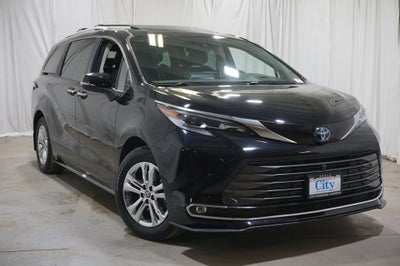 2023 Toyota Sienna Platinum 7 Passenger