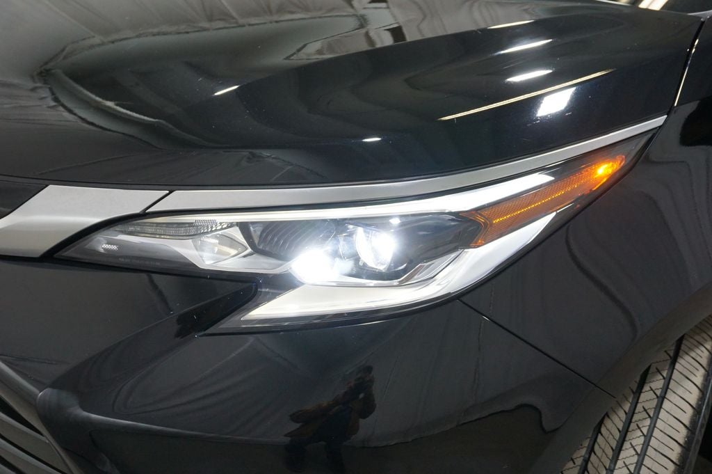2023 Toyota Sienna Platinum 7 Passenger