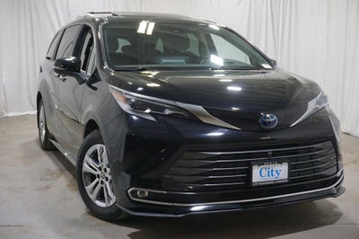 2023 Toyota Sienna Platinum 7 Passenger