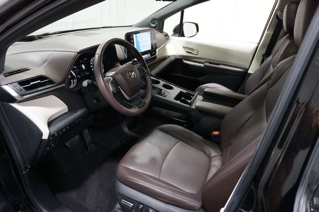2023 Toyota Sienna Platinum 7 Passenger