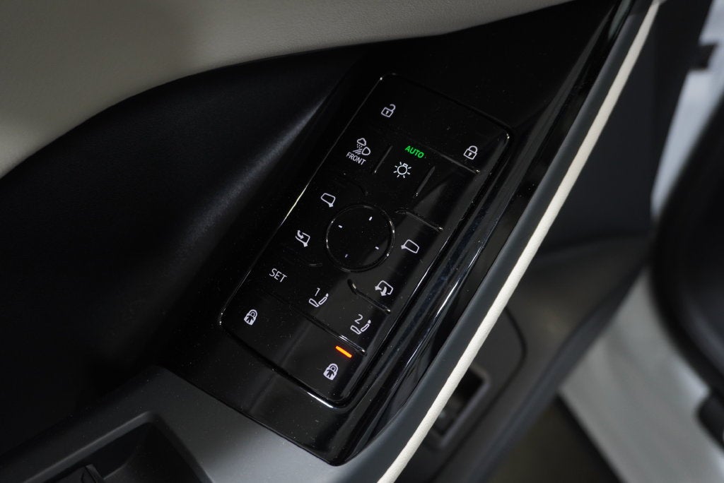 2025 Audi Q6 e-tron Premium Plus