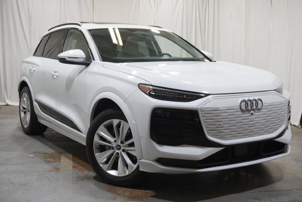 2025 Audi Q6 e-tron Premium Plus