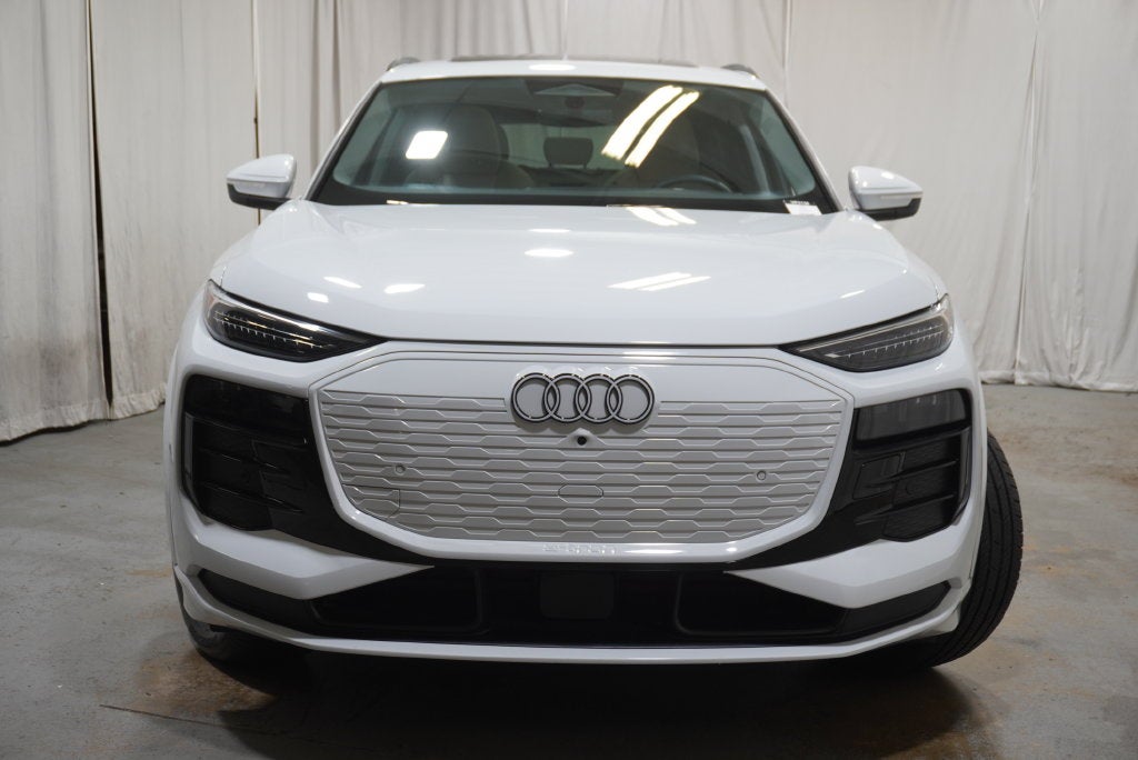 2025 Audi Q6 e-tron Premium Plus
