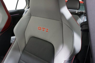 2025 Volkswagen Golf GTI 2.0T SE