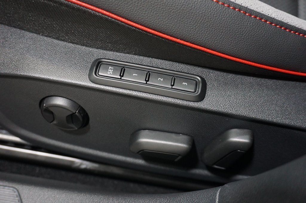 2025 Volkswagen Golf GTI 2.0T SE