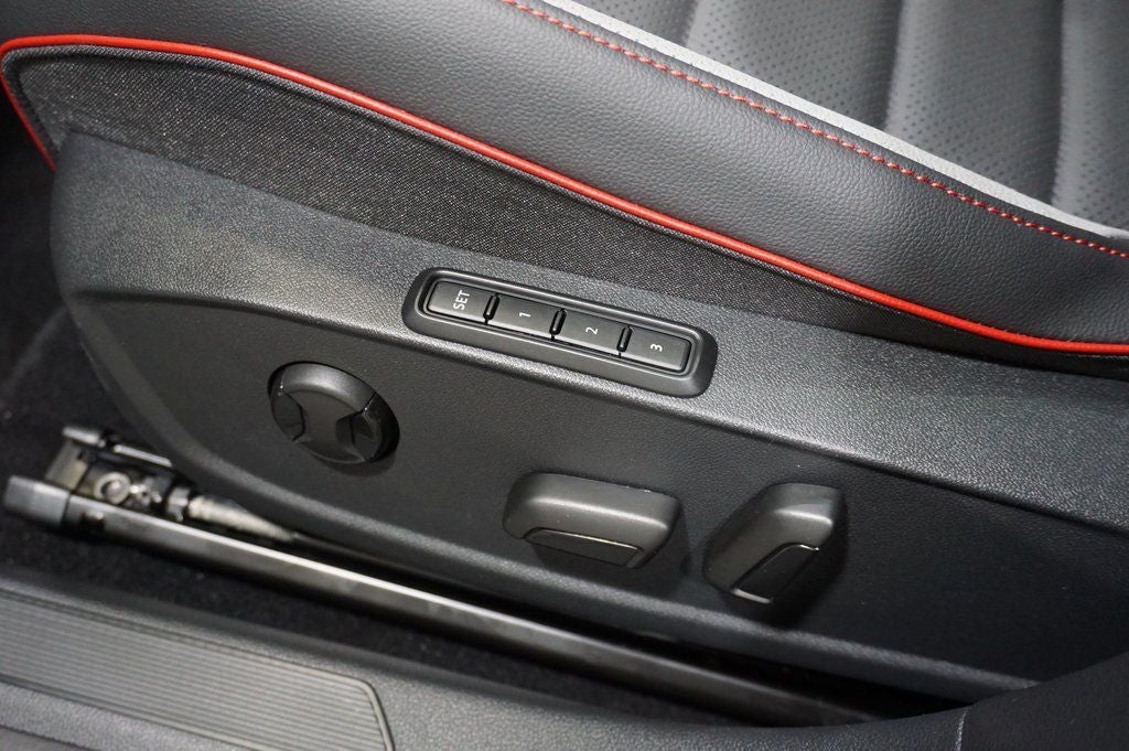 2025 Volkswagen Golf GTI 2.0T SE