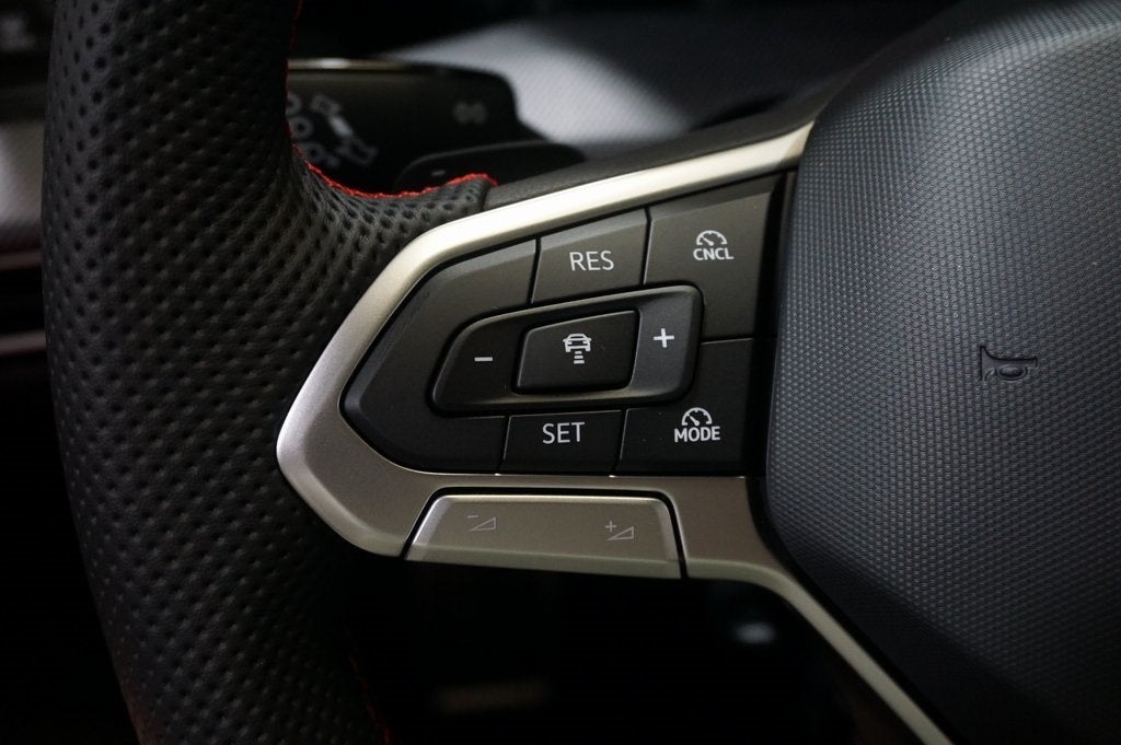 2025 Volkswagen Golf GTI 2.0T SE