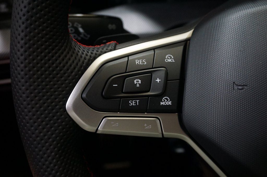 2025 Volkswagen Golf GTI 2.0T SE