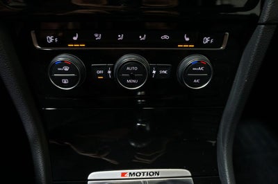 2017 Volkswagen Golf R DCC & Navigation 4Motion 4Motion