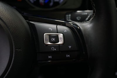 2017 Volkswagen Golf R DCC & Navigation 4Motion 4Motion